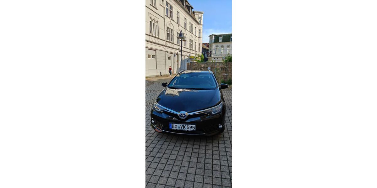 Toyota Auris 77.500 km 14.500 &euro; Bochum 44866