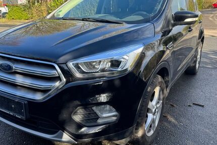 Ford Kuga 109.000 km 8.600 &euro; Essen 45147