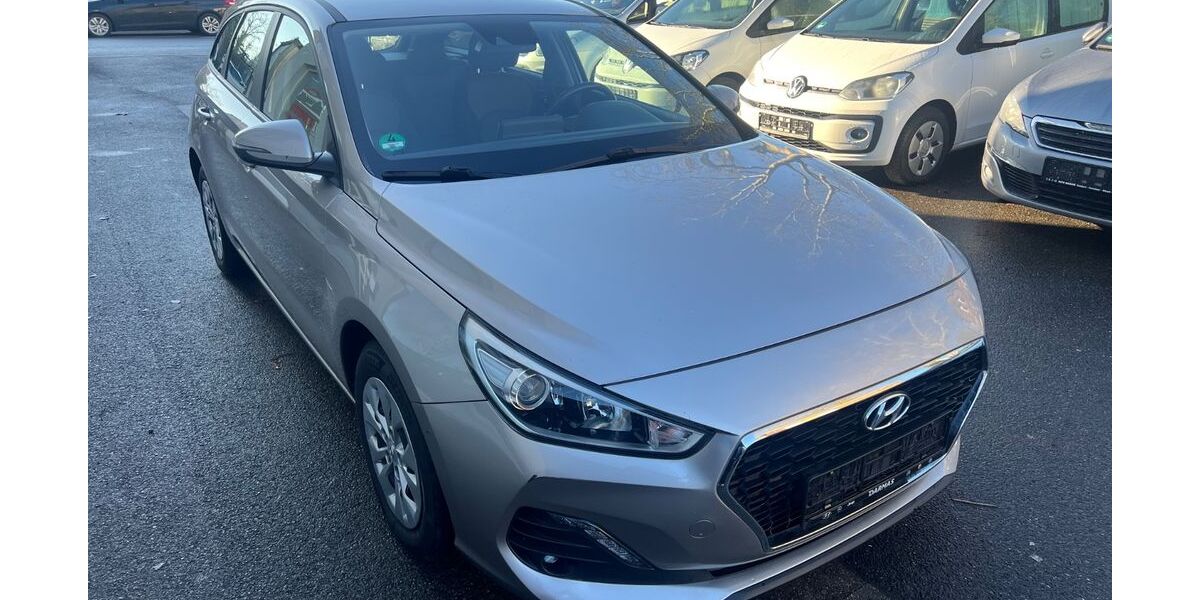 Hyundai i30 128.000 km 8.999 &euro; Recklinghausen 45663
