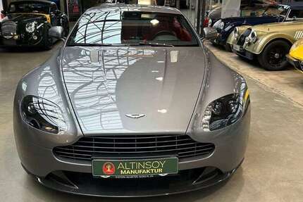 Aston Martin V8