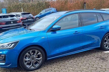Ford Focus 9.900 km 24.480 &euro; Essen 45307