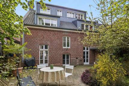Haus Essen Stadtbezirk IX - 11 Zimmer, 309 m&sup2;, 1.350.000&euro; | Angebot:26882365