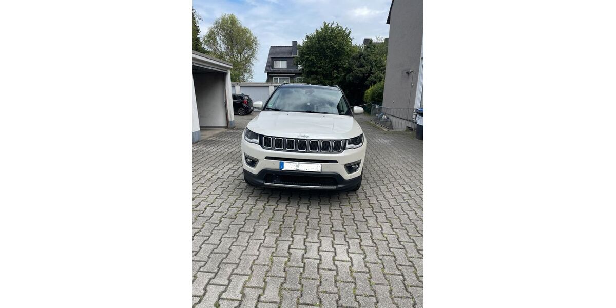 Jeep Compass 105.700 km 14.101 &euro; Bottrop 46242