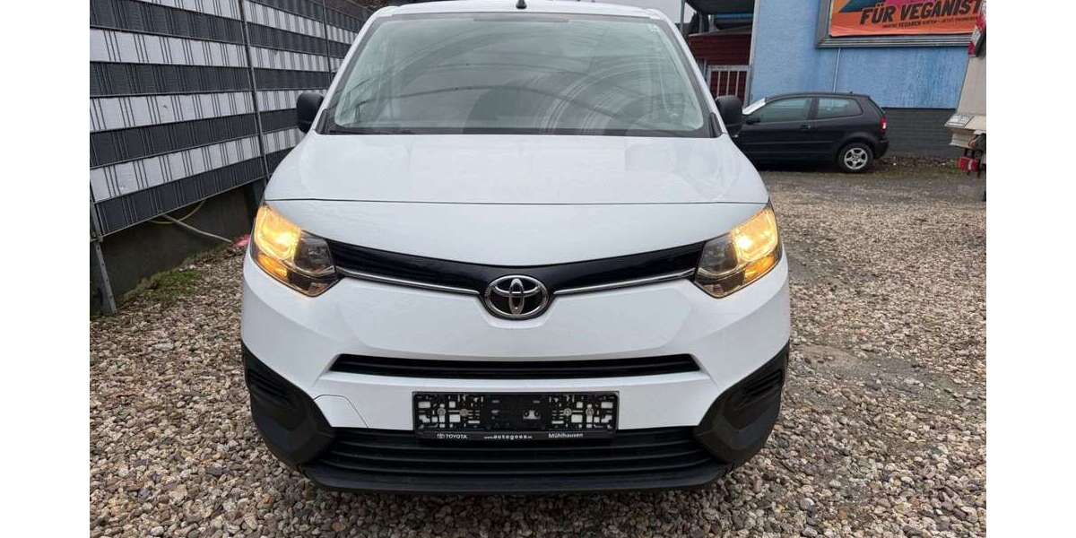 Toyota Proace 121.093 km 11.543 &euro; Essen 45143