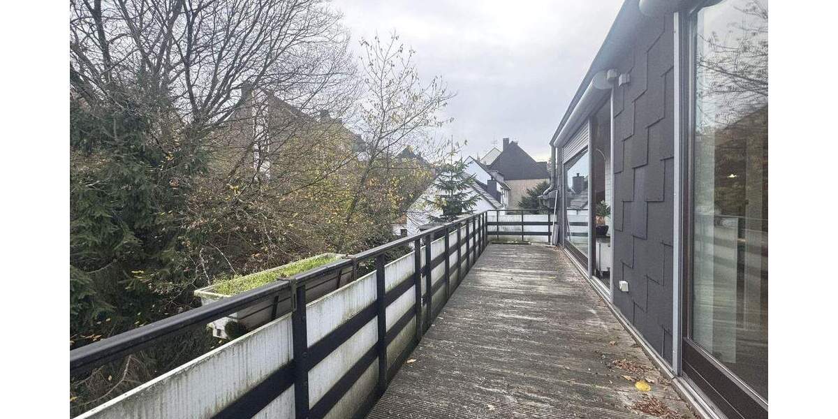 Komfortable Wohnung im Dachgeschoss mit Terrasse - aktuell leerstehend 2 zimmer