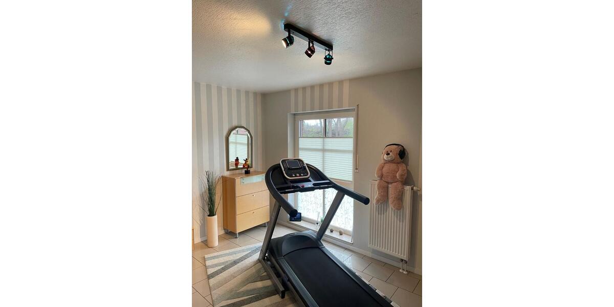 Modernes RMH mit Smart Home, hochw. Ausstattung und gepfl. Garten 5 zimmer