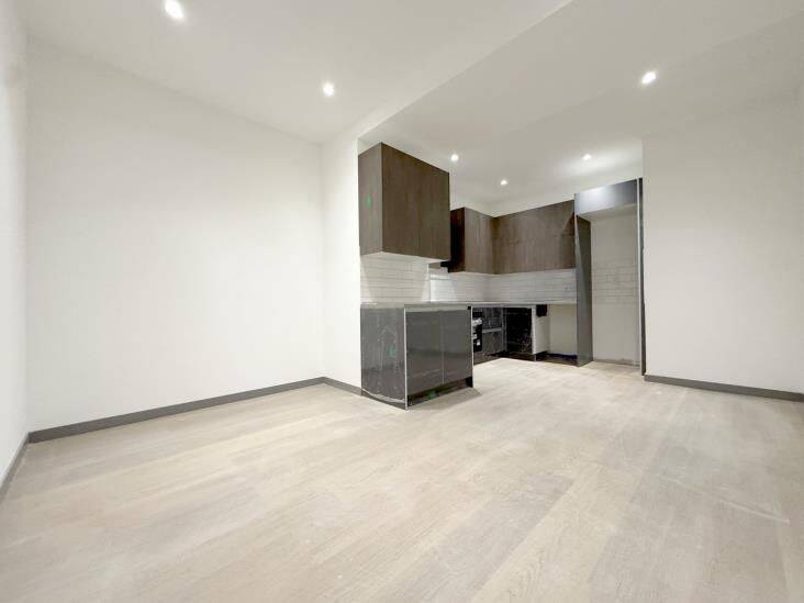 Etagenwohnung Oberhausen Altstadt-Süd - 2 Zimmer, 127 m&sup2;, 1.050&euro; | Angebot:26929888