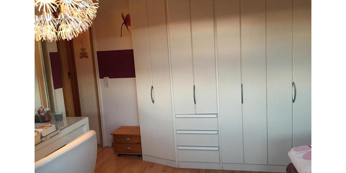 Dachgeschoßwohnung Duisburg Mittelmeiderich - 2 Zimmer, 60 m&sup2;, 450&euro; | Angebot:26413913