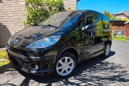 Peugeot 1007 76.000 km 4.400 &euro; Duisburg 47228
