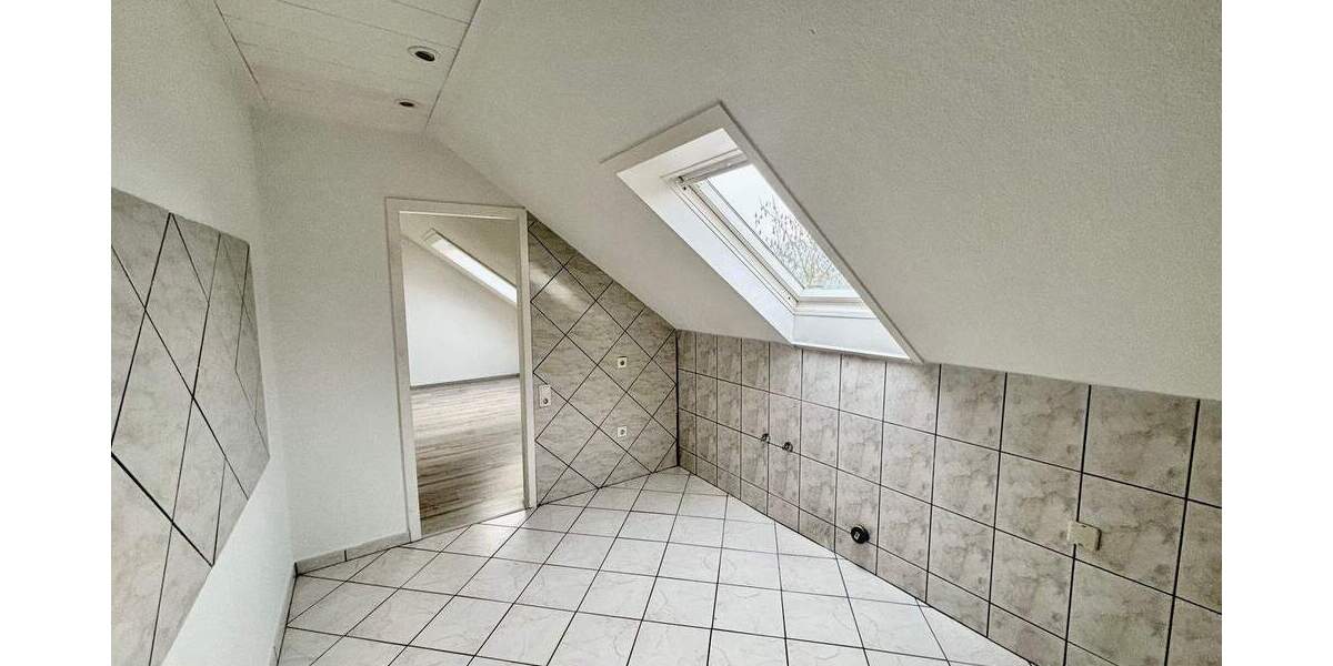 Etagenwohnung Wuppertal Langerfeld - 4 Zimmer, 134 m&sup2;, 1.009&euro; | Angebot:25152507