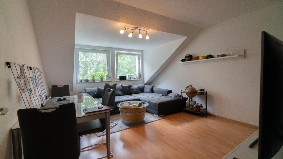 Dachgeschoßwohnung Essen Stadtbezirk VIII - 2.5 Zimmer, 55 m&sup2;, 440&euro; | Angebot:25330793
