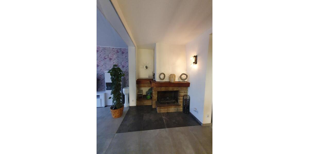 Einfamilienhaus Essen Stadtbezirk IV - 6 Zimmer, 160 m&sup2;, 2.100&euro; | Angebot:24508306