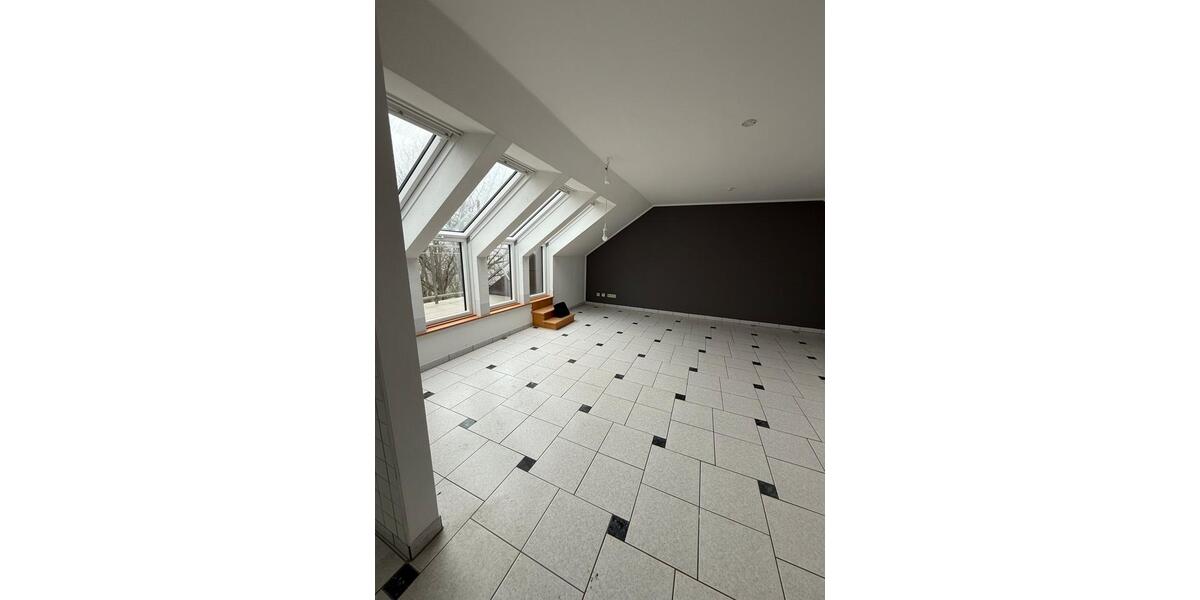 3-Zimmer-DG-Wohnung ca. 100 qm mit Balkon in Velbert 3 zimmer