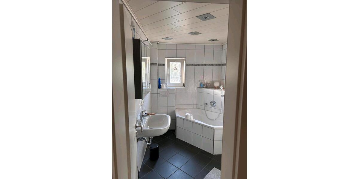 Erdgeschoss Wohnung ab 15. März zu vermieten 3 zimmer