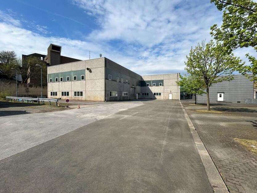 Halle in Remscheid 9.088 € 1500 m²