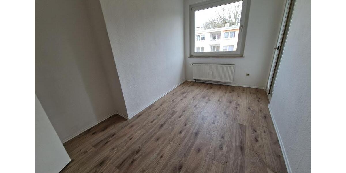 Erdgeschoss: Wir renovieren - Sie ziehen ein, wunderschöne 3-Zimmer-Wohnung 4 zimmer