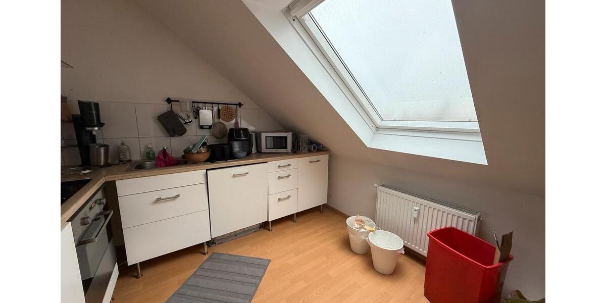 Dachgeschoßwohnung Duisburg Duisburg-Mitte - 3.5 Zimmer, 65 m&sup2;, 130.000&euro; | Angebot:25908168