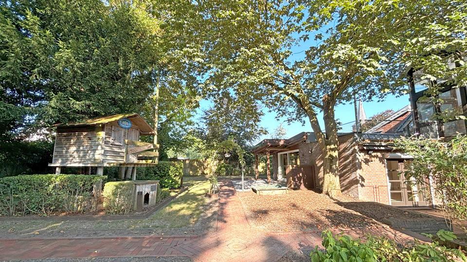 Zur Miete: Wohnhaus der Superlative am Jungbornpark! 7 zimmer