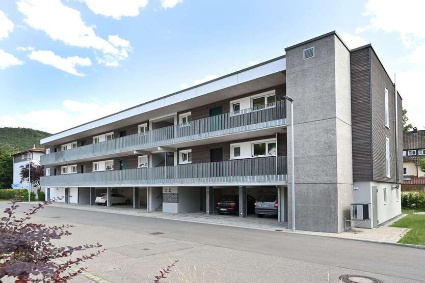 Wohnung zum Mieten in Bad Urach 774 € 99.87 m²