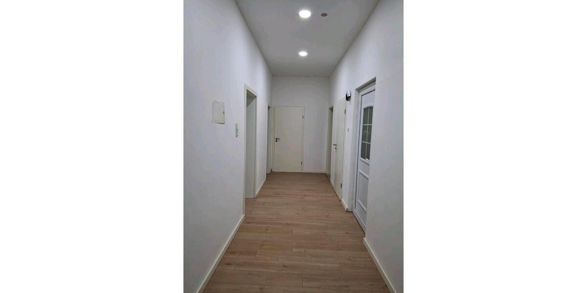 Wohnung & Gewerbefläche zu verkaufen! 5 zimmer