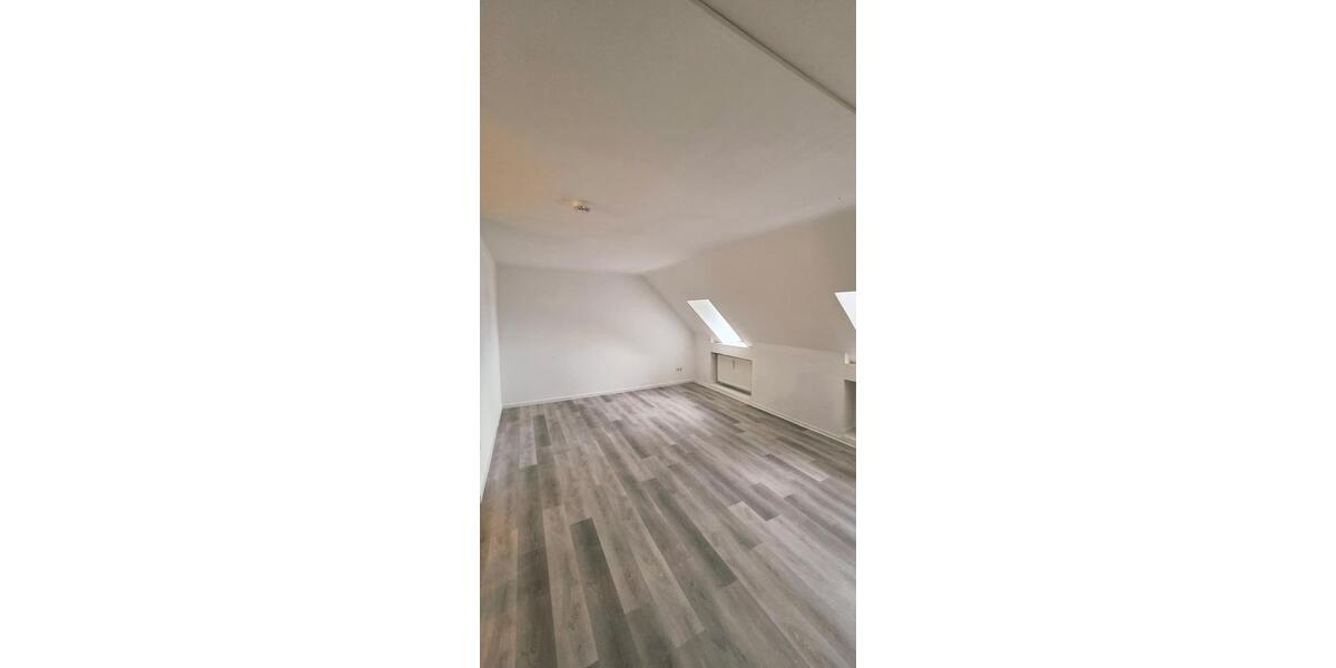 Dachgeschoßwohnung Wuppertal Arrenberg - 2 Zimmer, 75 m&sup2;, 630&euro; | Angebot:25125200