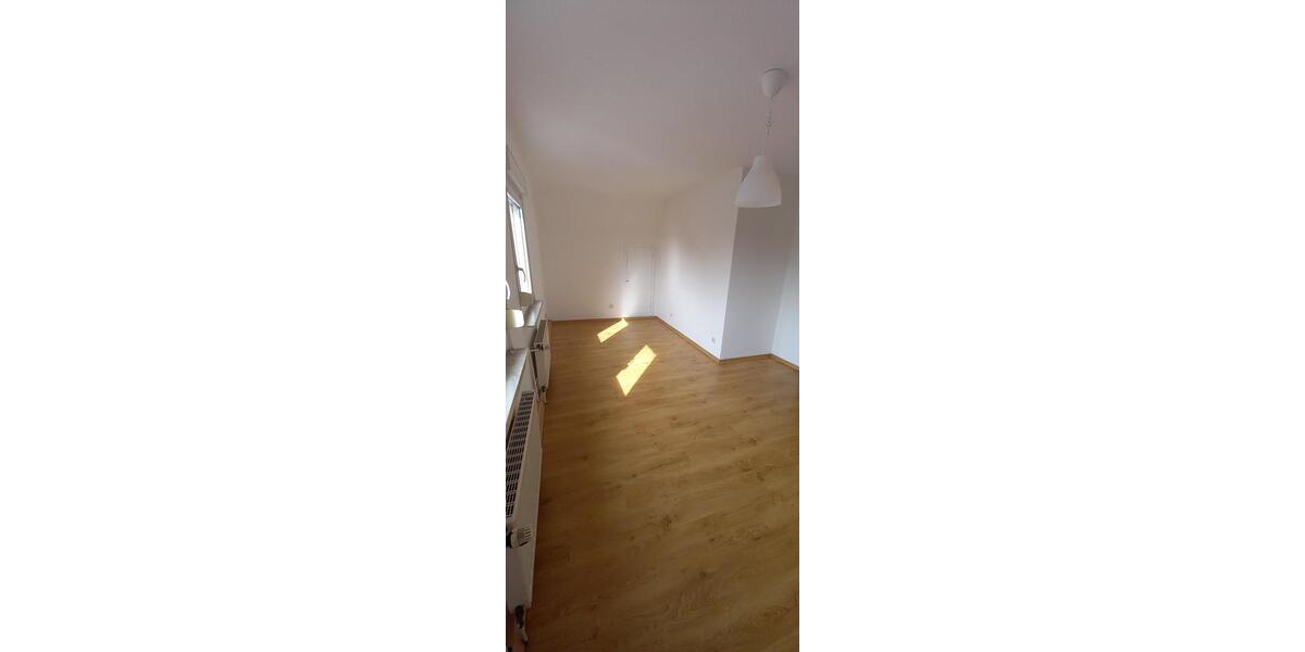 Dachgeschoßwohnung Oberhausen Biefang - 2.5 Zimmer, 48 m&sup2;, 350&euro; | Angebot:25873054