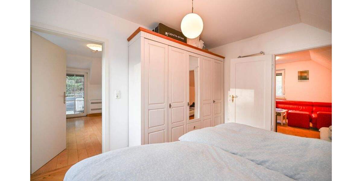 Bruchsteinhaus im Grünen: Gepflegtes Einfamilienhaus mit großem Grundstück in Niederbonsfeld 4 zimmer