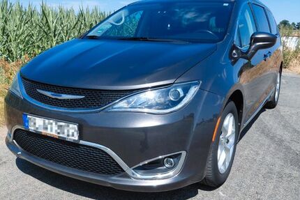 Chrysler Pacifica 98.650 km 22.200 &euro; Dorsten 46284