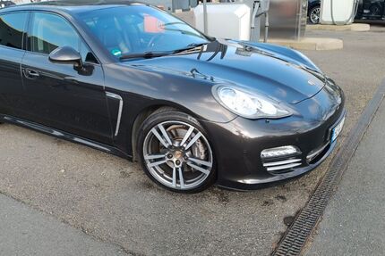 Porsche Panamera 223.000 km 21.900 &euro; Herne 44627