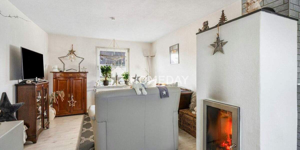 Großzügiges Wohnen mit Kamin, Garten und zusätzlichem Nebengebäude 5 zimmer