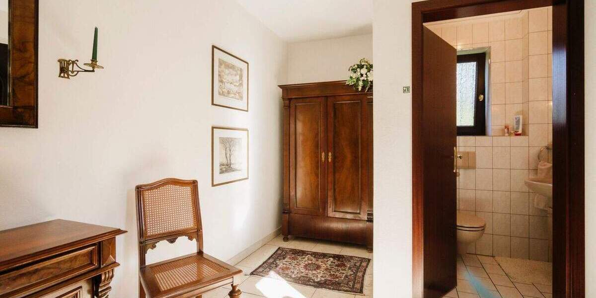 Laupendahler Siedlung - freistehendes Einfamilienhaus mit Süd-Garten & Garage 3 zimmer