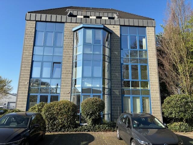 Ausgefallene und lichtdurchflutete Bürofläche in Top-Lage im Dinslakener Gewerbegebiet-Süd zimmer