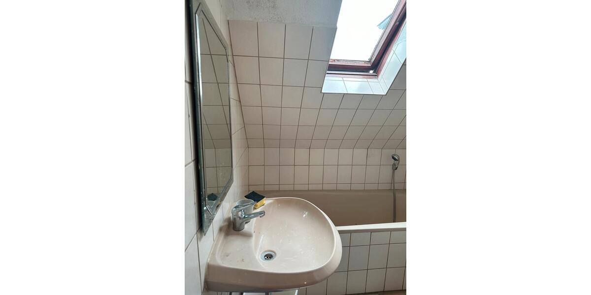 70 m2 Maisonette Mietwohnung mit 2 Zimmern + KDB 1 zimmer