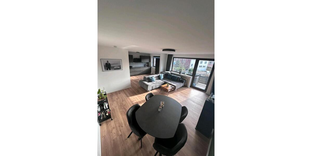 Moderne, kernsanierte 2,5 Zimmer Wohnung 2.5 zimmer