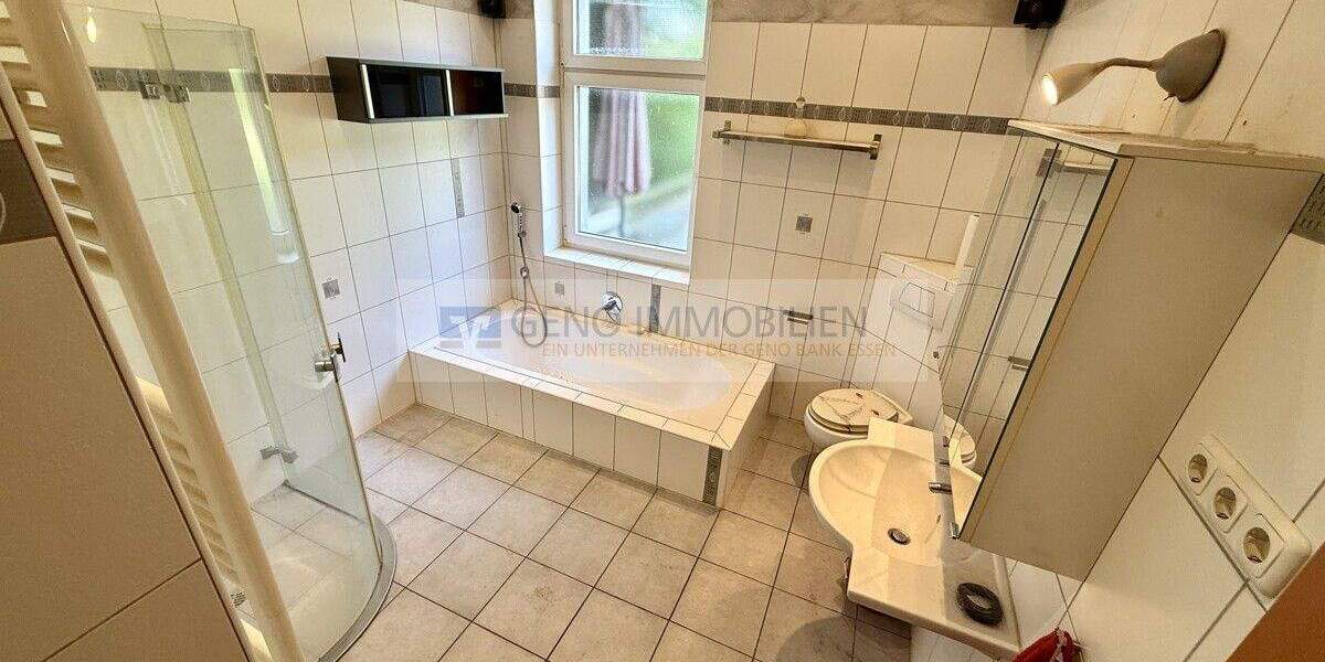 Mehrfamilienhaus, Wohnhaus Essen / Überruhr-Hinsel Überruhr-Hinsel - 9 Zimmer, 244 m&sup2;, 475.000&euro; | Angebot:25708871