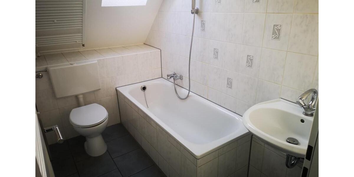 Maisonette Wohnung 124 m2 in Duisburg 47226 zu vermieten. 4 zimmer