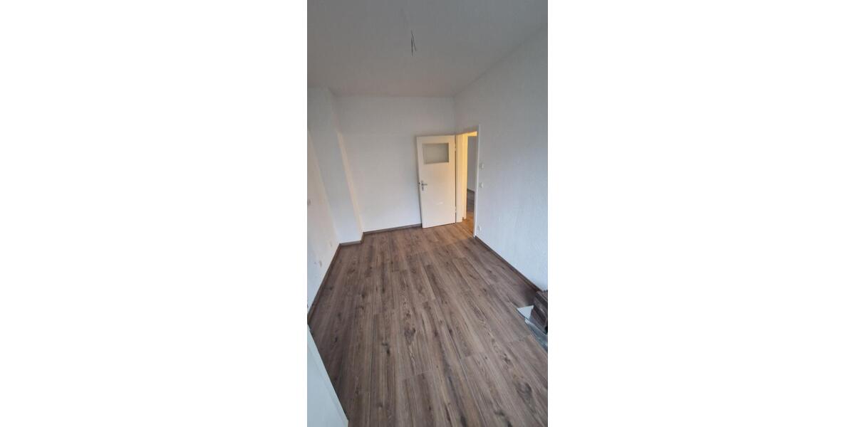 4,5 Raum Wohnung Frohnhausen 1.OG großer Süd-Balkon ruhige LageWG 4.5 zimmer