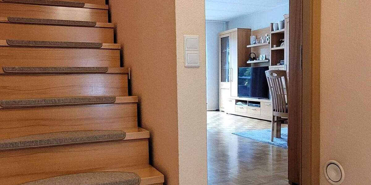 RESERVIERT! ..Alles zu Fuß zu erreichen, geräumiges Haus 4 zimmer
