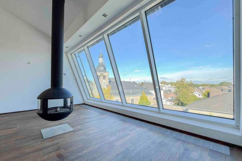 Leben in der Innenstadt: Gepflegtes Reihenmittelhaus samt Dachterrasse und TG-Stellplatz 5 zimmer