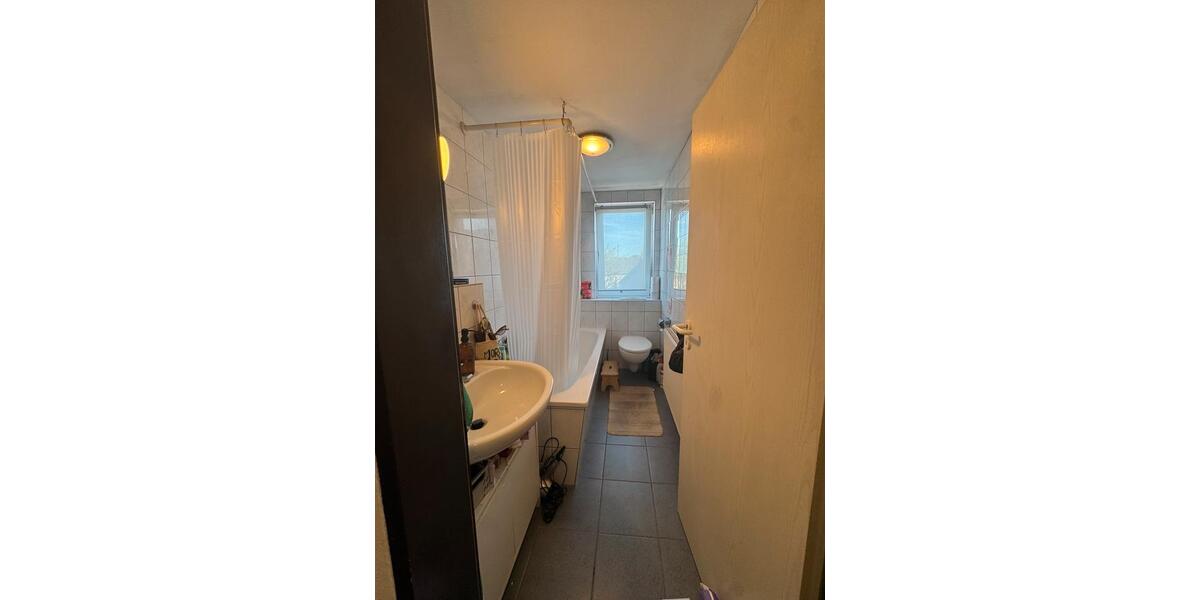 Dachgeschoßwohnung Bochum Wiemelhausen - 2 Zimmer, 32 m&sup2;, 550&euro; | Angebot:26400631