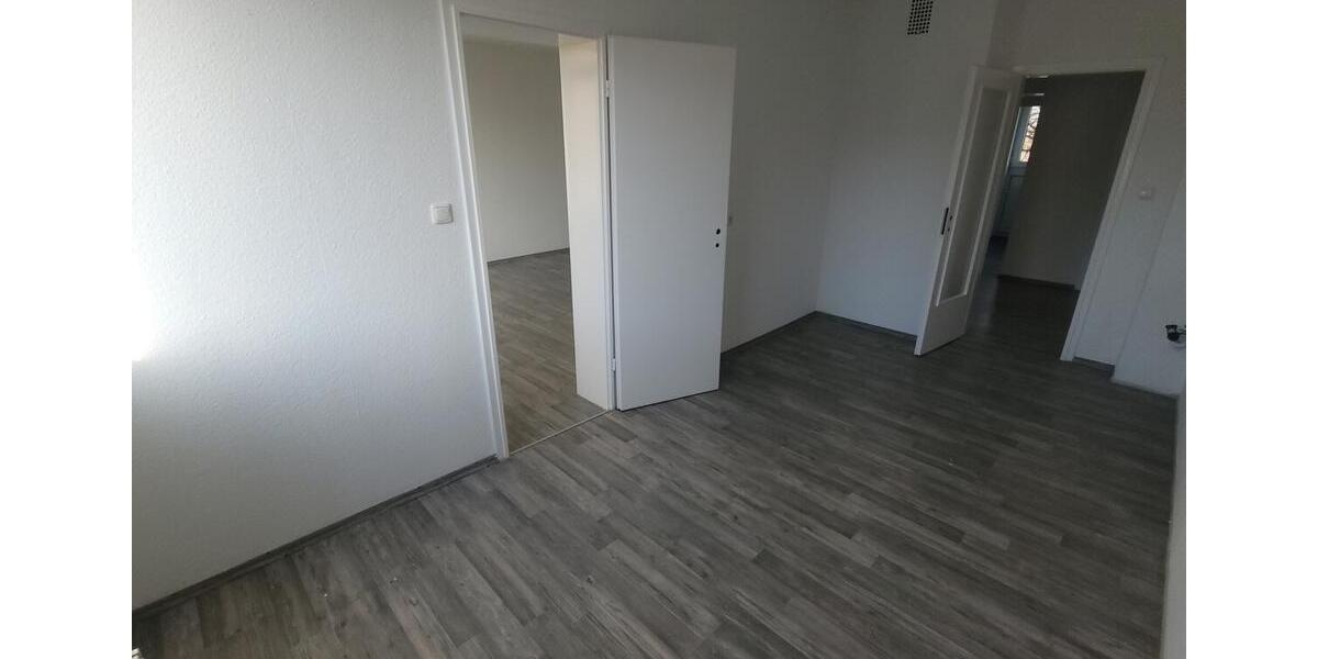 Renovierte 3-Zi-Wohnung im 2.OG in gefragter und Wohnanlage Ruhrhöhe - ideal für Paare und kl. Fam. 3 zimmer