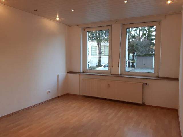 Schöne EG Wohnung 2,5R 2 zimmer