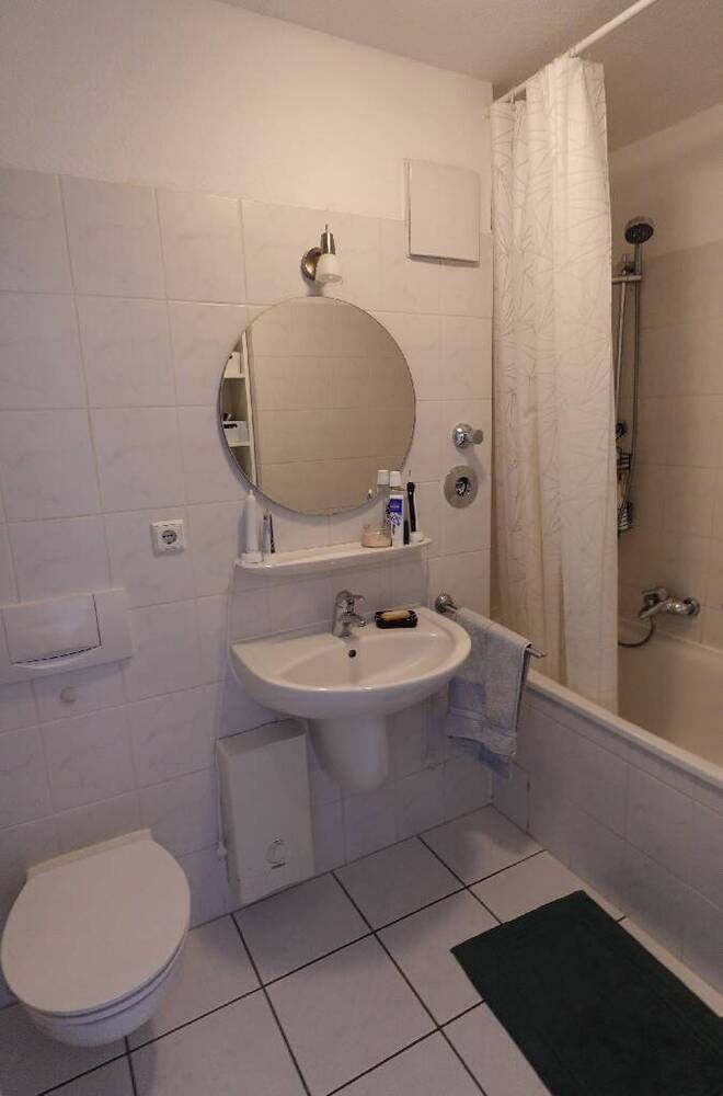 JUNGE UND MODERNE Wohnung IN ZENTRALER LAGE ! FÜR DEN KAPITANLEGER GUT VERMIETET