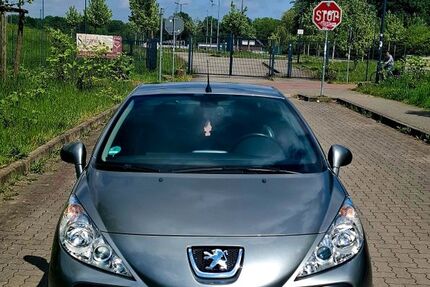 Peugeot 207 28.000 km 7.500 &euro; Essen 45327