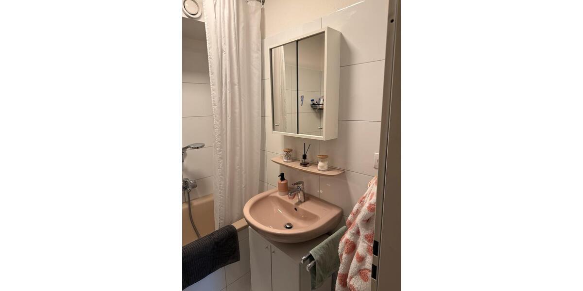 Nachmieter zum 15.03 3 zimmer