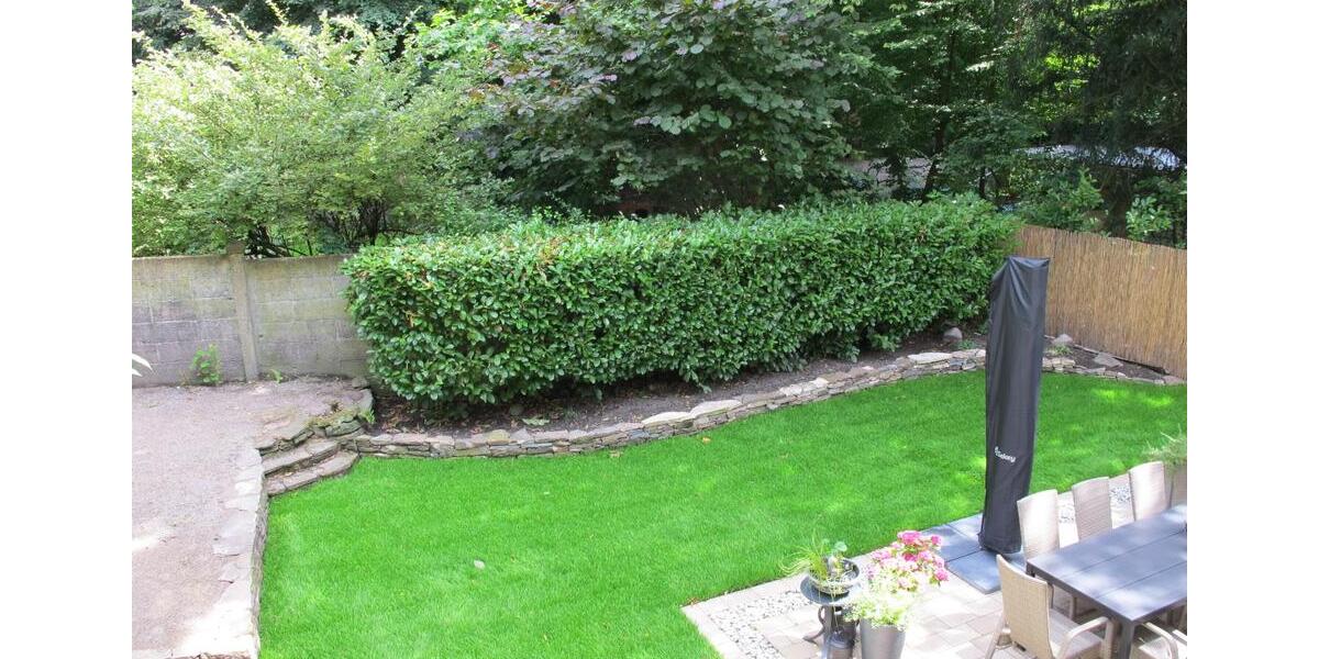 Stadtvilla in Bestlage, eine Wohnung pro Etage, Gartenmitnutzung 3.5 zimmer