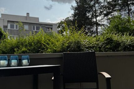 Provisionsfrei* Stilvolle 2 Zimmer-Eigentumswohnung in Düsseldorf Golzheim - voll möbliert, Loggia, Tiefgarage, Blick ins Grüne