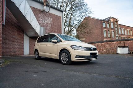 VW Touran 79.354 km 26.900 &euro; Wuppertal 42389
