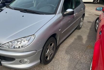 Peugeot 206 113.050 km 2.250 &euro; Essen Alteessen 45326