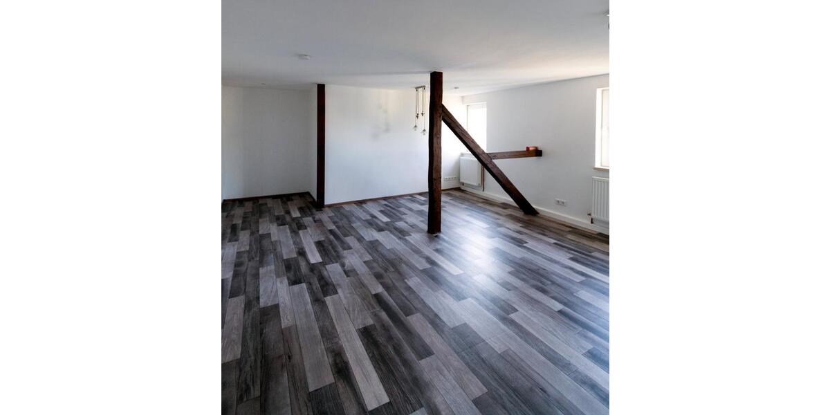 Hochwertig kernsanierte Dachgeschoss 2,5 Zimmer-Wohnung 61qm² 2 zimmer